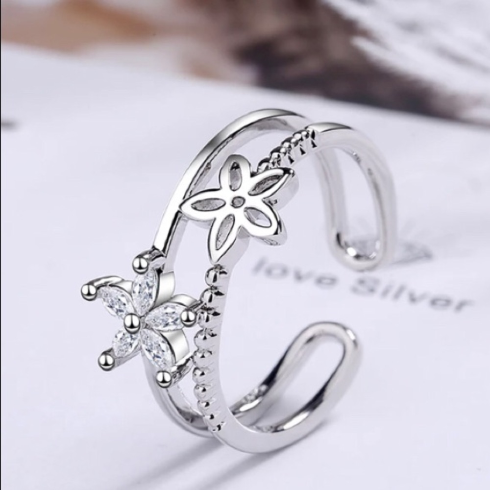 Sterling Silver Plated Flower Ring 🌺